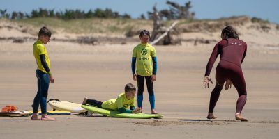 take-off-surf-explication-coaching-planche-de-surf-plage-soleil-oleron-surfari